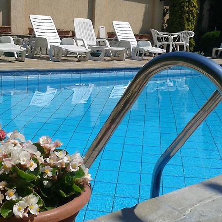 Familia Apartmanhaz Кестели Екстериор снимка