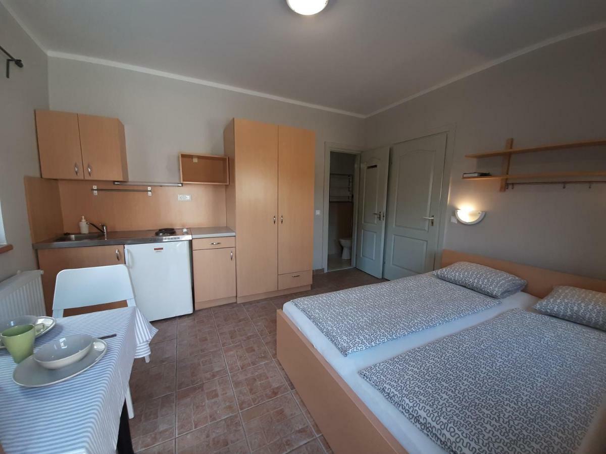 Familia Apartmanhaz Кестели Екстериор снимка