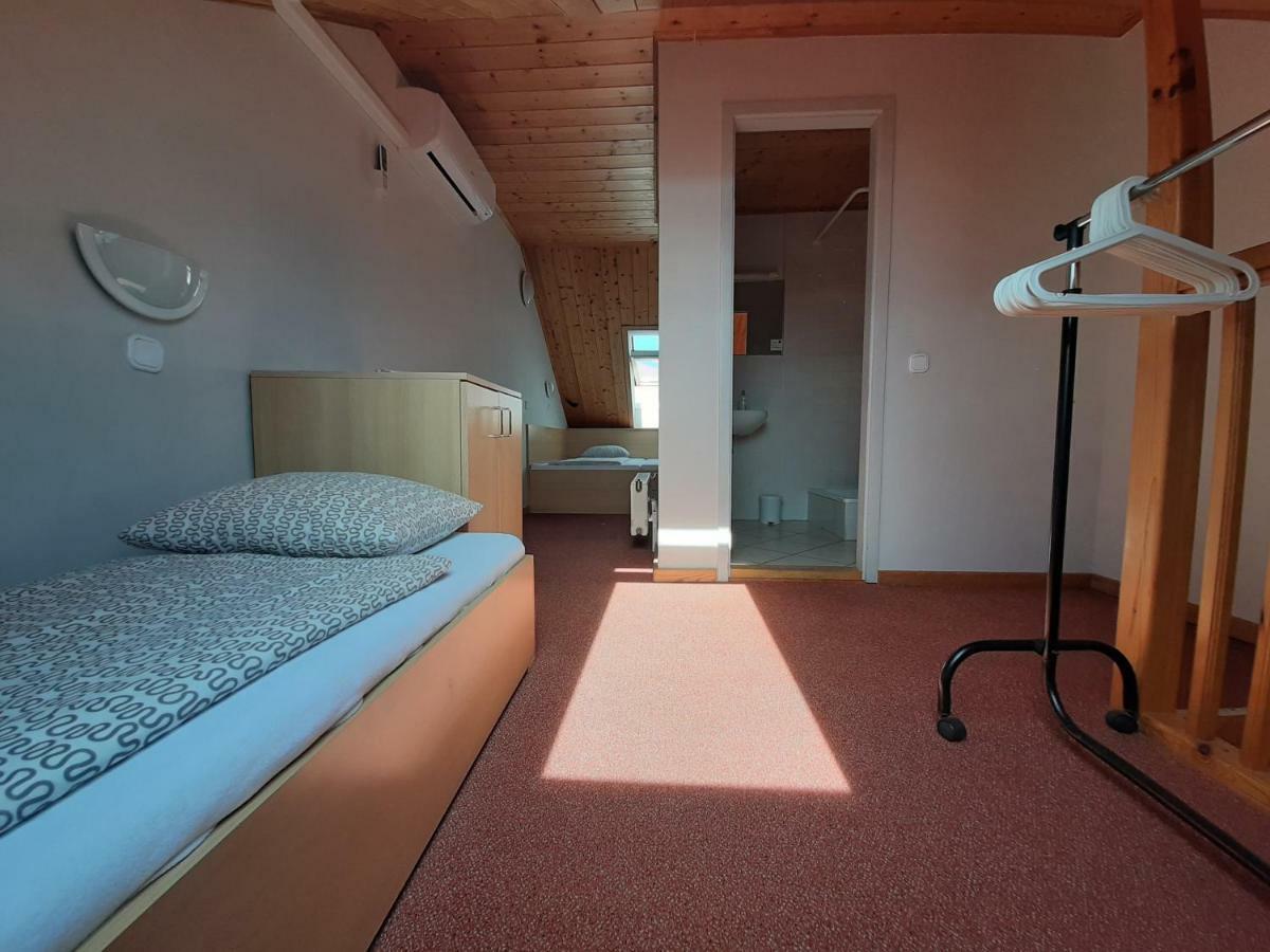 Familia Apartmanhaz Кестели Екстериор снимка
