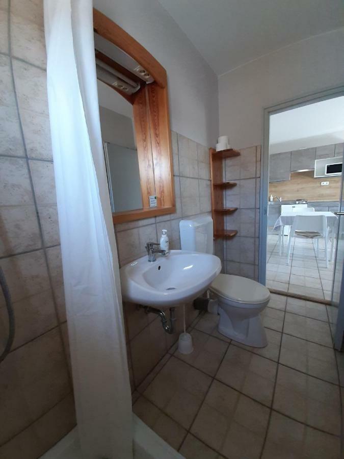 Familia Apartmanhaz Кестели Екстериор снимка